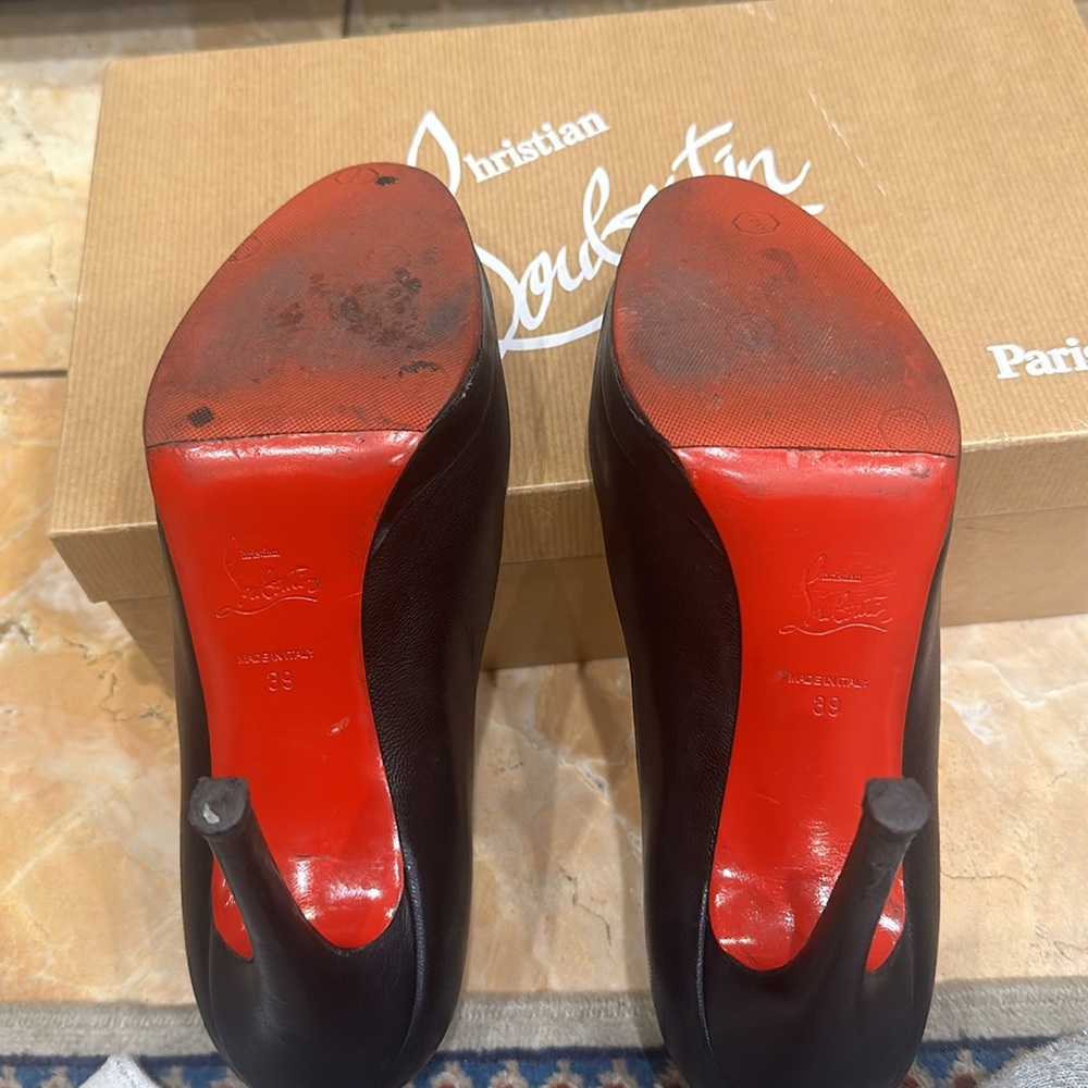 Christian Louboutin size 9 black pumps/heels - Picture 6 of 8